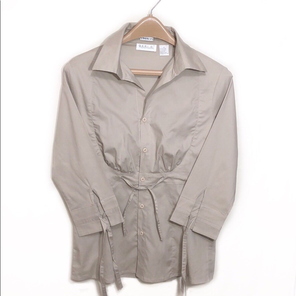 <NWOT>Geri C. Cream Button Up Shirt